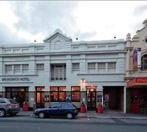 Tassie Backpackers At The Brunswick Hotel